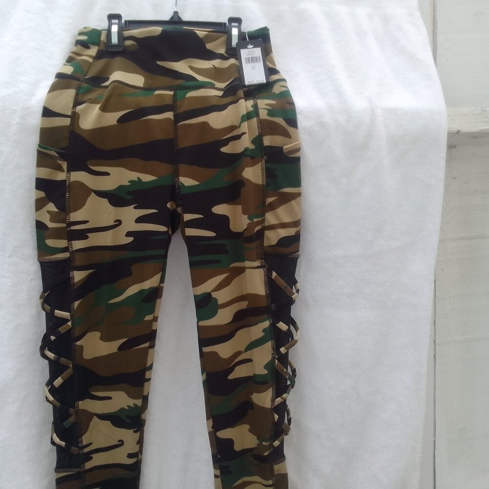Bundle matching sunglasses&trendy camo leggings brand new